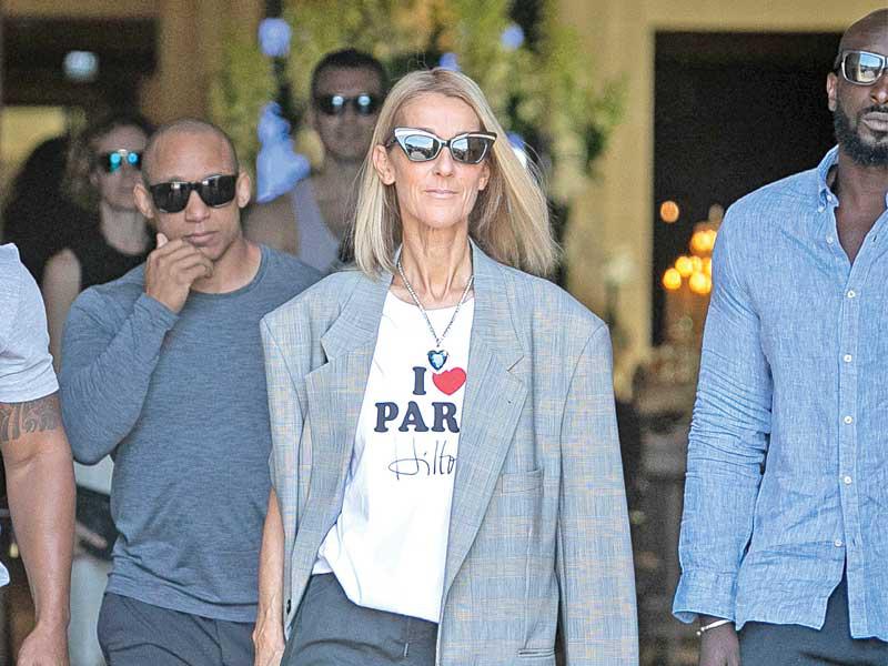 المغنية الكندية ​سيلين ديون