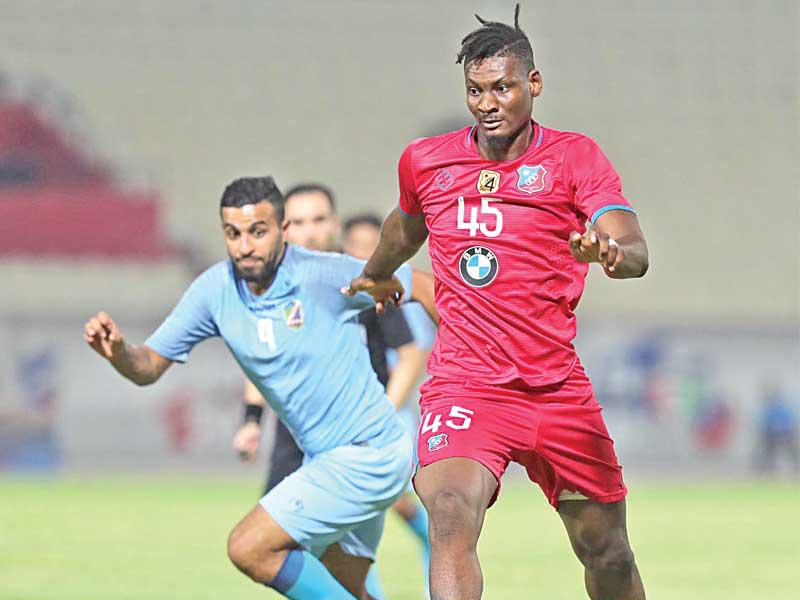 جمعة سعيد يقود هجمة باتجاه مرمى السالمية