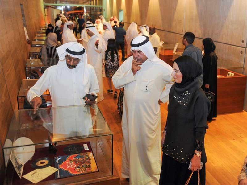 جانب من افتتاح معرض «تاريخ المسرح في الكويت»