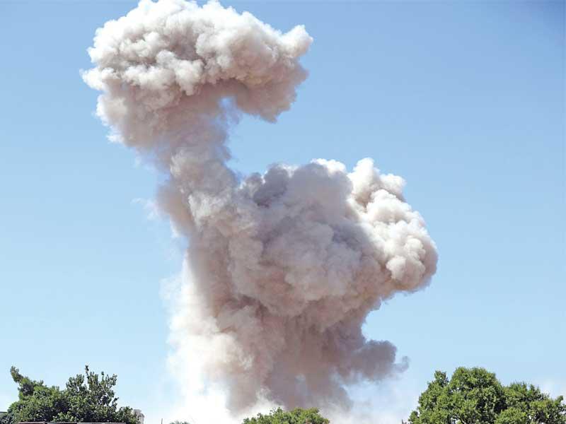 غارة على معرة النعمان أمس (أ ف ب)