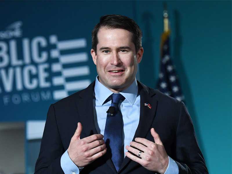 النائب سيث مولتون المرشح رابع للانتخابات التمهيدية للحزب الديمقراطي للانتخابات الرئاسية الأميركية