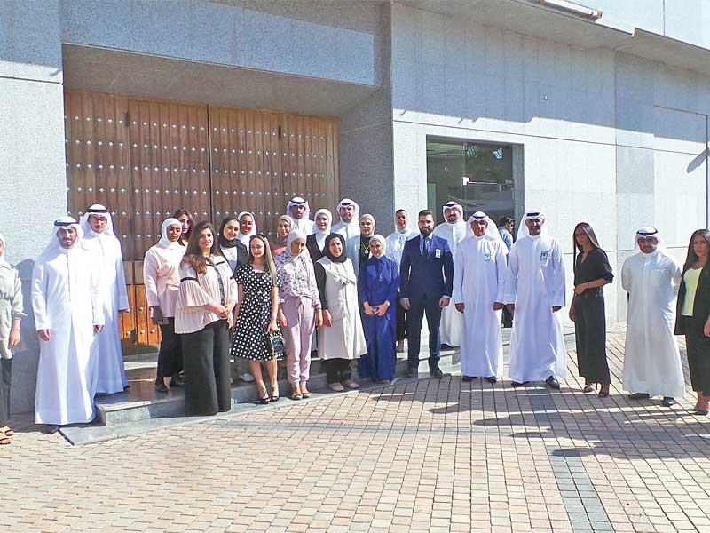 لقطة جماعية خلال استقبال متدربي «يلا وطني»