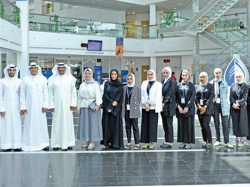 الحماد متوسطاً خريجي التدريب الصيفي