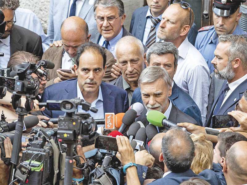 مؤتمر صحافي لأعضاء من «الديمقرطي» و«5 نجوم» في روما                    (اي بي ايه)