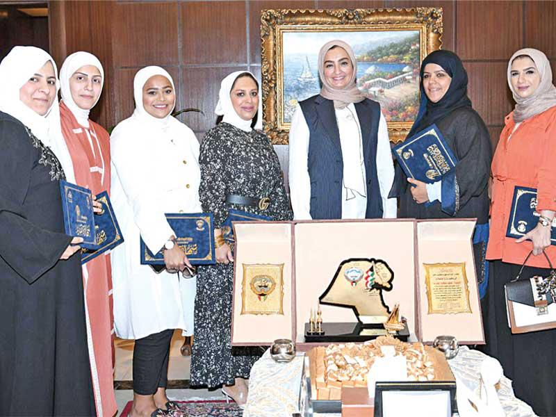 الشهاب تتوسط عدداً من المكرمات