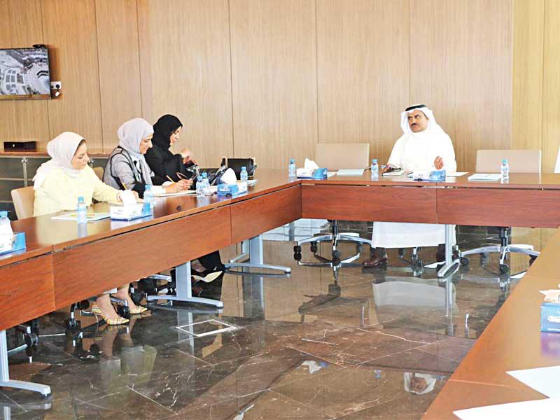 الحربي خلال لقائه توجيه التربية البدنية أمس