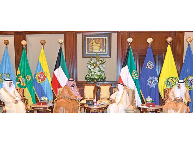 الأمير مستقبلاً بحضور ولي العهد الوزير السعودي