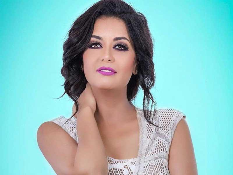 الفنانة الشابة سهر الصايغ 