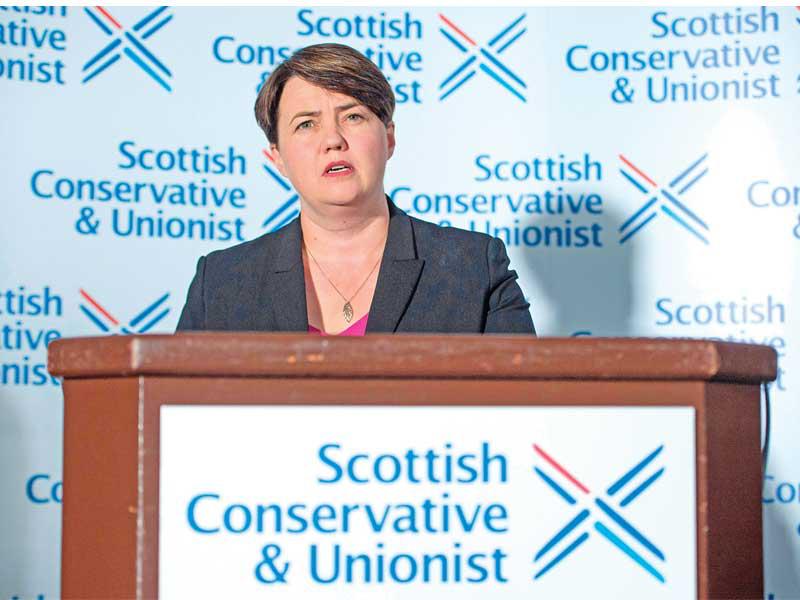 ديفيدسون تعلن استقالتها في أدنبره أمس (أ ف ب)