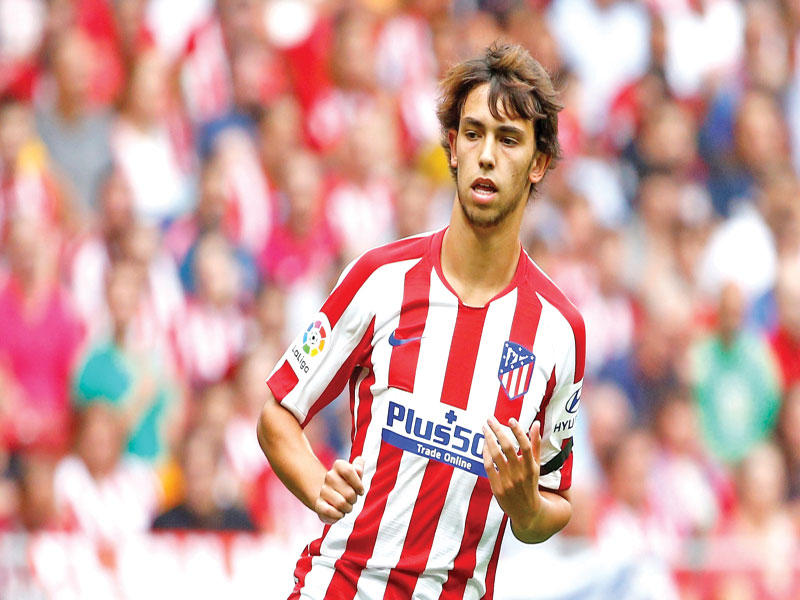 لاعب وسط أتلتيكو مدريد الإسباني