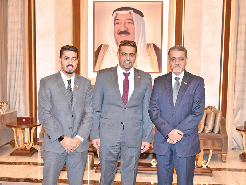 النصف وعبدالله قبل مغادرتهما إلى بغداد