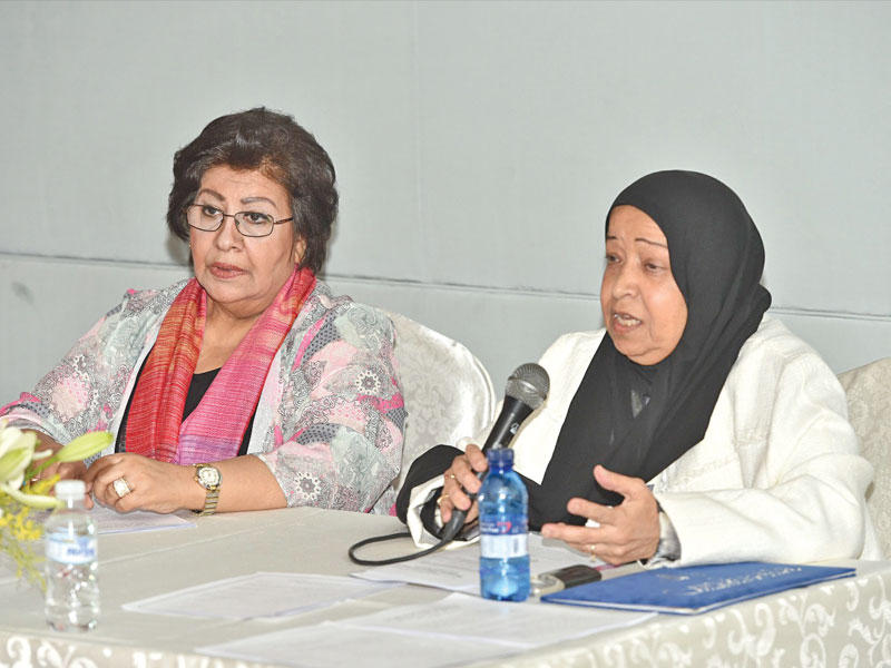 نعيمة الشايجي وأمل عبدالله