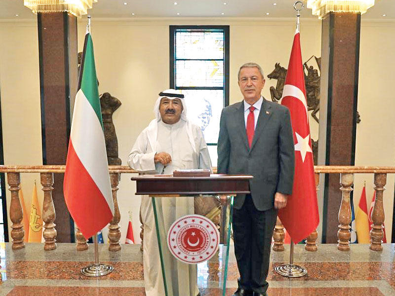 ناصر الصباح خلال لقائه نظيره التركي 