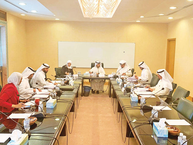 جانب من اجتماع لجنة حولي 