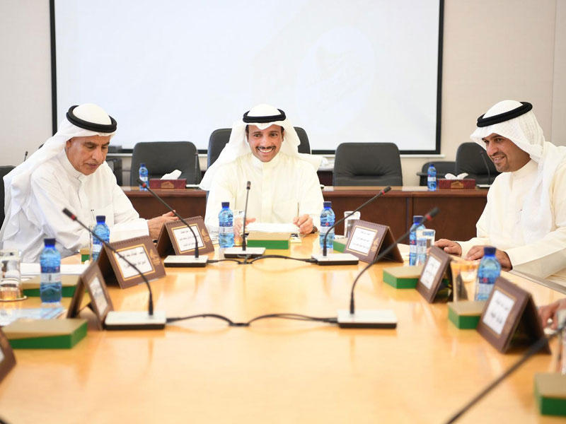 جانب من اجتماع السلطتين أمس