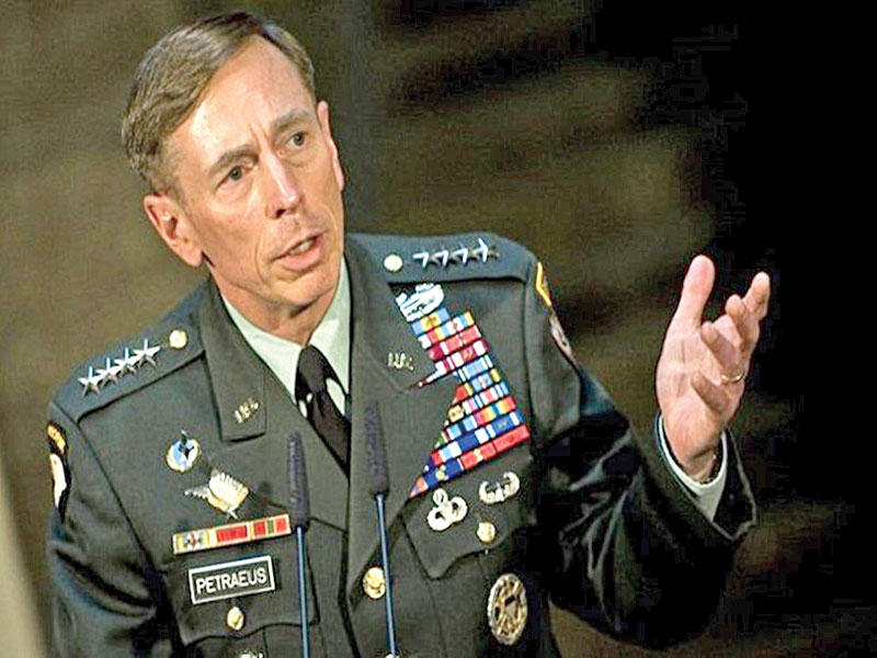 الجنرال ديفيد بتريوس 