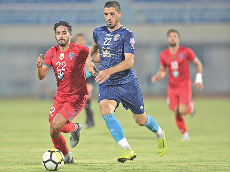 سباق من أجل الاستحواذ على الكرة