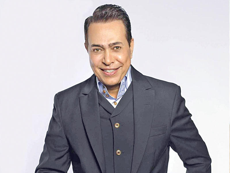  الفنان الشعبي المصري حكيم 