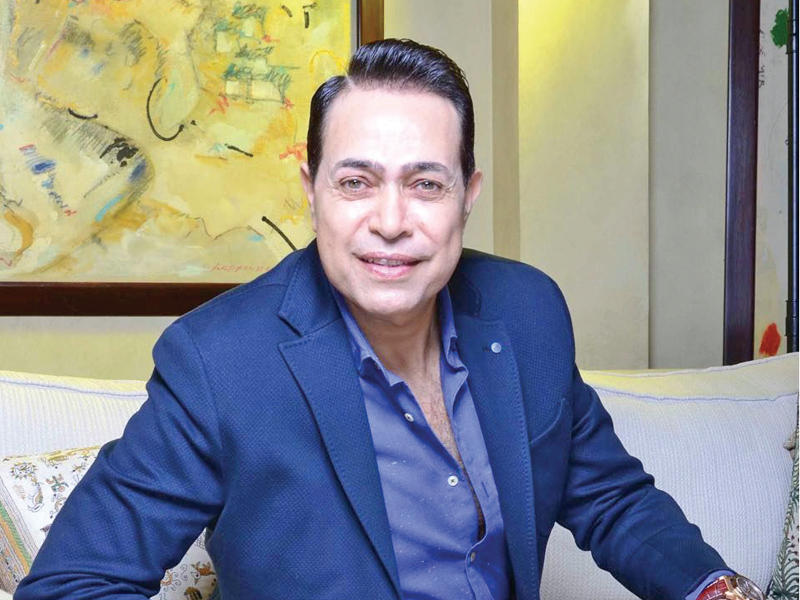 المطرب الشعبي حكيم