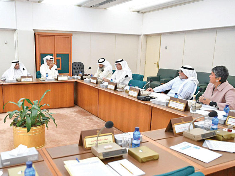 «المالية» في اجتماعها أمس