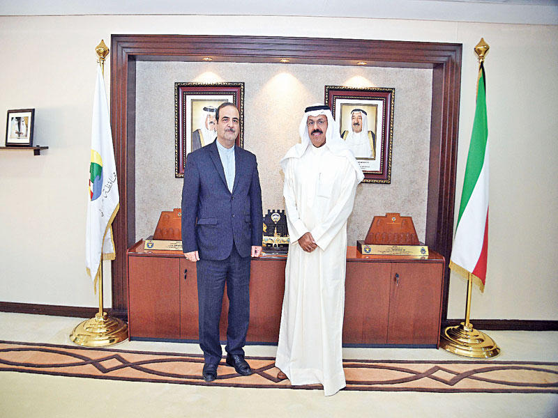 النواف مستقبلاً سفير إيران