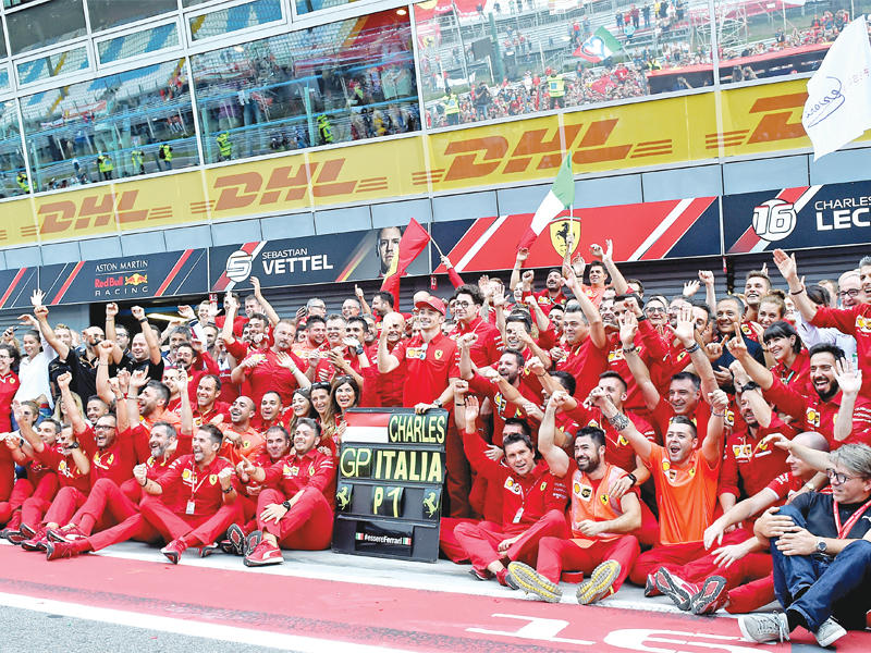 جانب من احتفال فريق فيراري