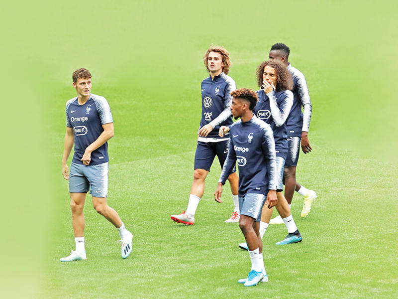 جانب من تدريبات المنتخب الفرنسي