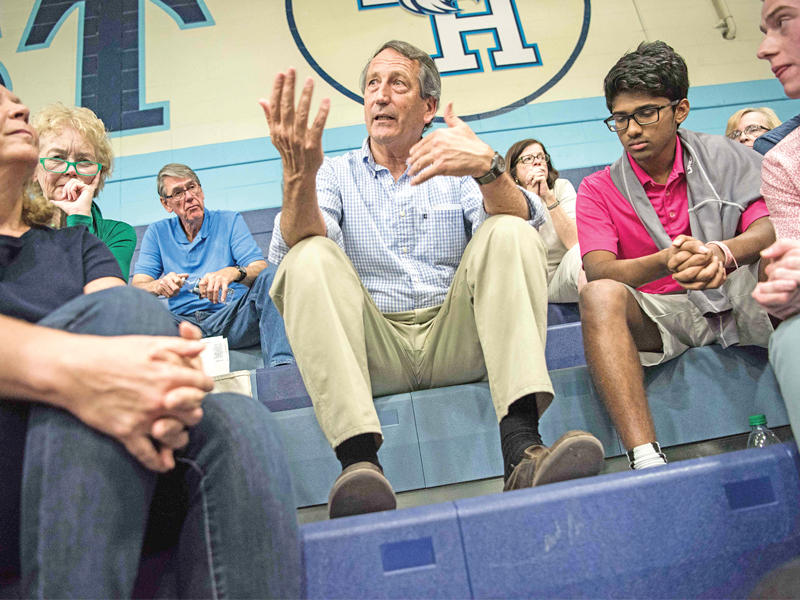 سانفورد متحدّثاً خلال أحد لقاءاته في جنوب كارولاينا (أ ف ب)