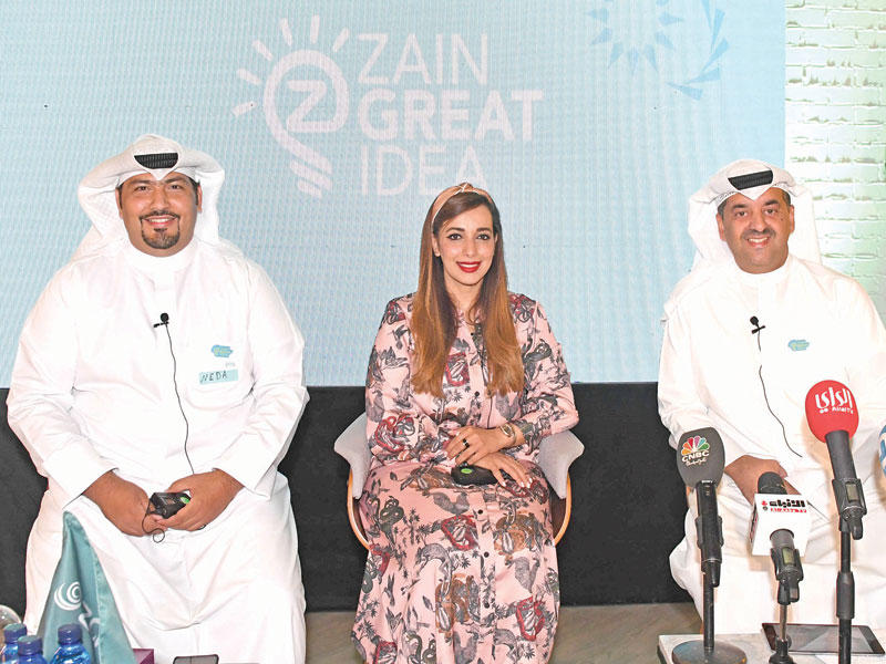 الخشتي والمانع والديحاني خلال إعلان إطلاق النسخة الخامسة من البرنامج