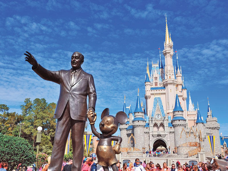 تمثال لوالت ديزني 