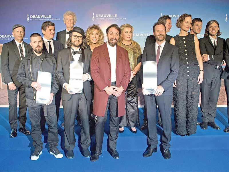 عدد من الفائزين بجوائز المهرجان