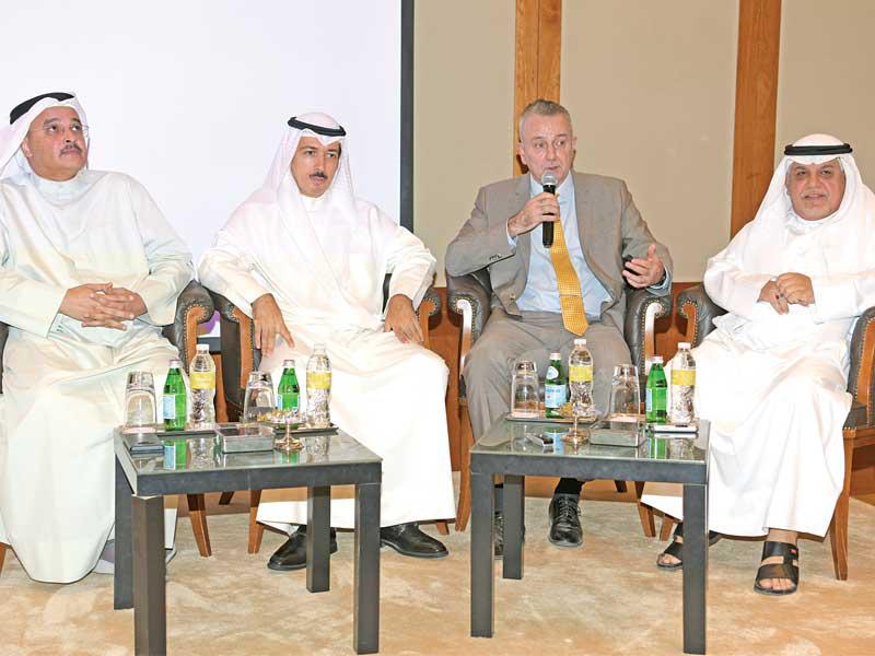 جانب من المؤتمر الصحافي