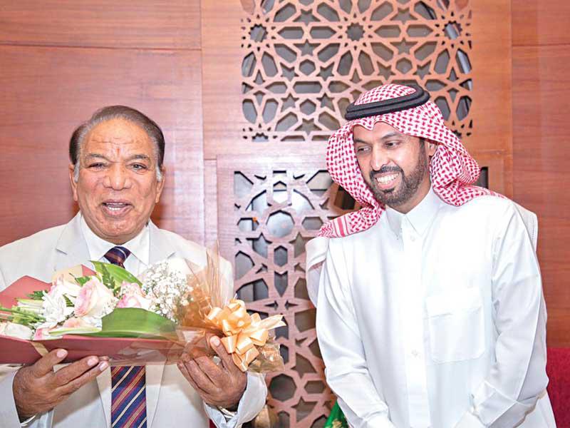 نجم عبدالكريم مكرماً في الأمسية