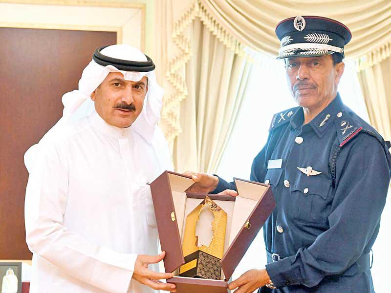المكراد مع مدير الأمن العام في قطر 