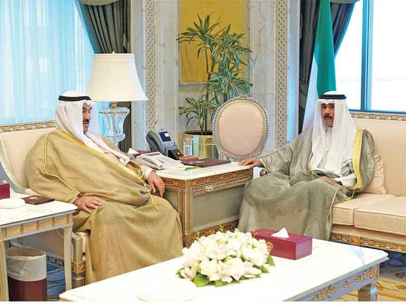  نائب الأمير مستقبلاً ناصر المحمد أمس