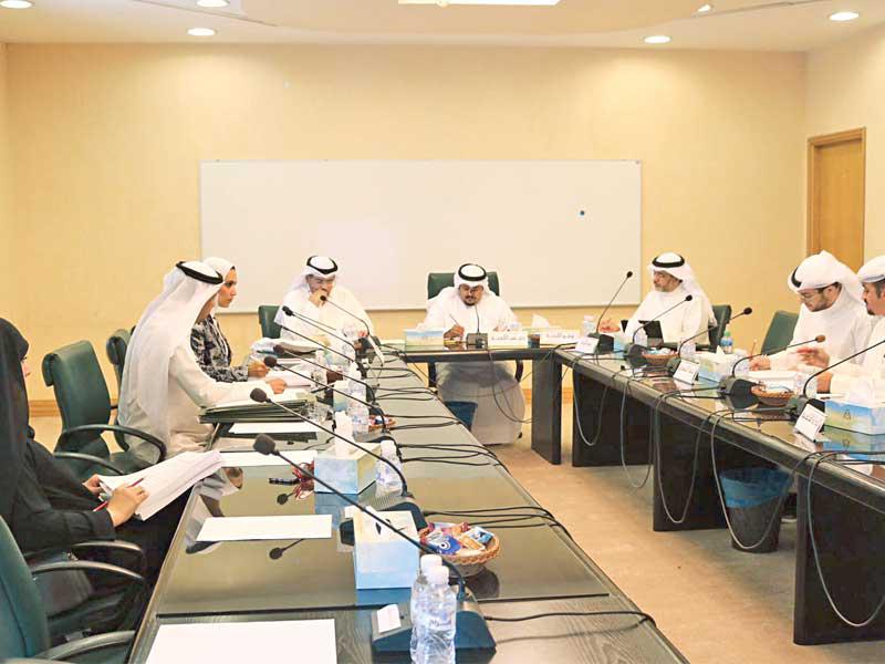 لجنة الجهراء خلال اجتماعها أمس