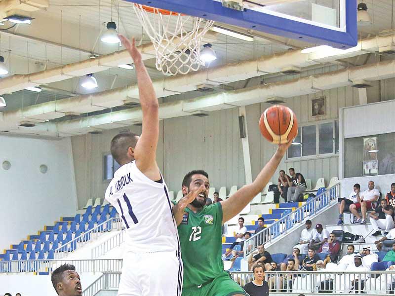 جانب من مباراة العربي واليرموك