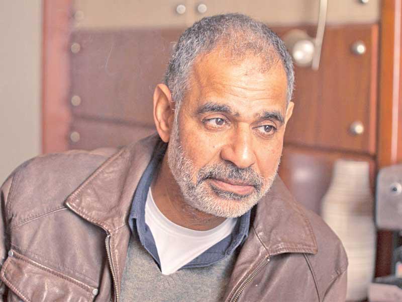 الفنان محمود البزاوي