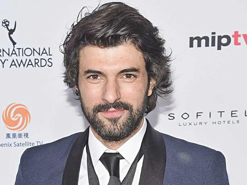 النجم التركي ​أنجين أكيوريك