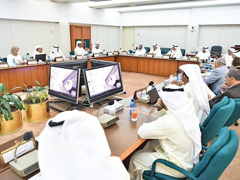 «المالية» في اجتماعها أمس