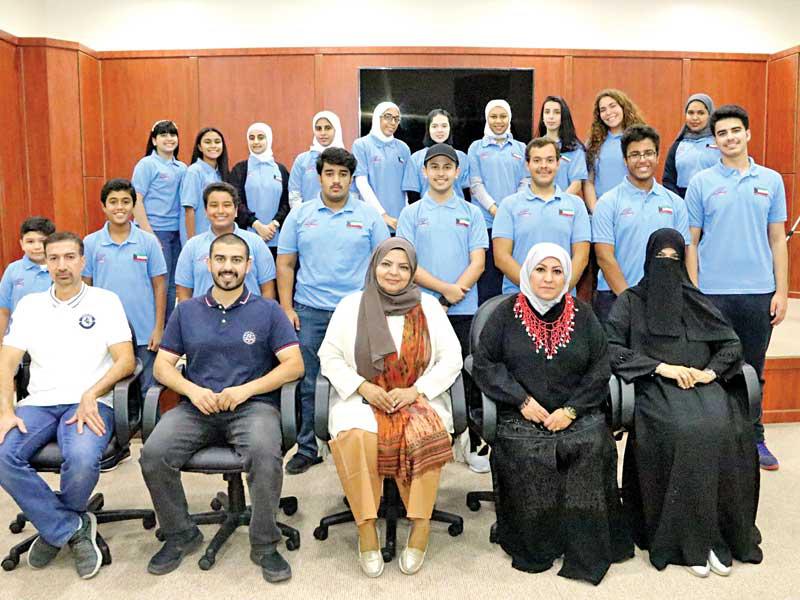 الوفد الطلابي المشارك في الملتقي العلمي العالمي الـ 17 في أبو ظبي
