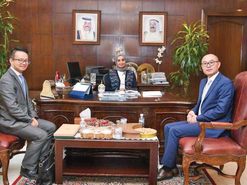 الشهاب مستقبلة مسؤولي «هواوي»