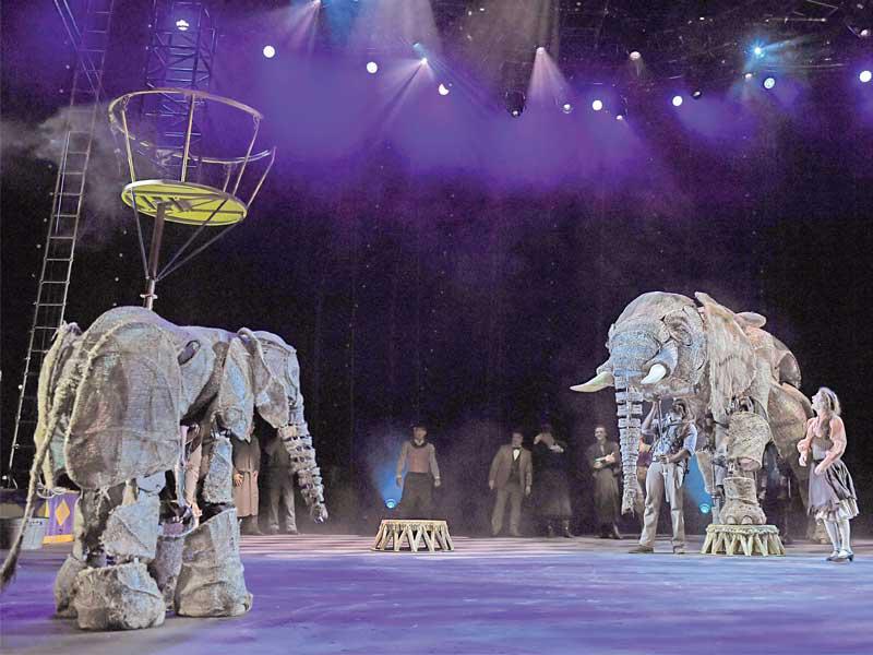 توظيف مجسمات الحيوانات 