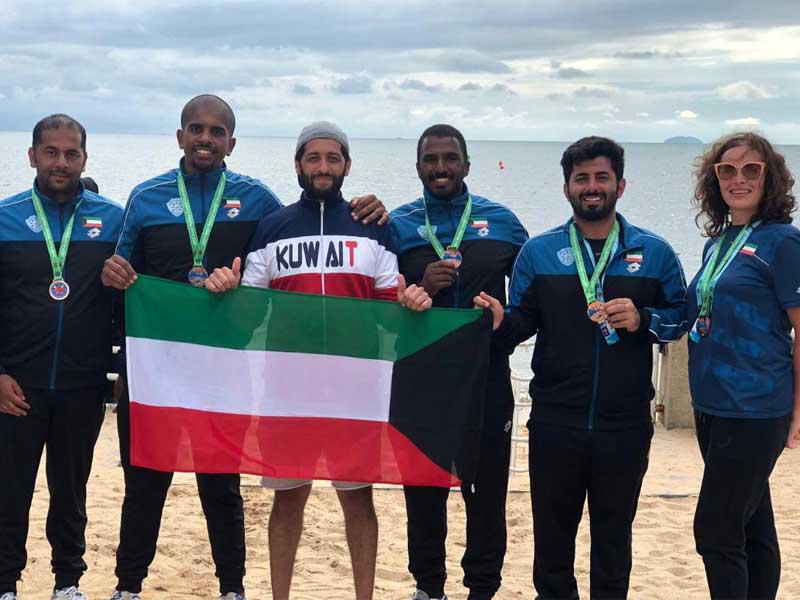 منتخب الكويت للتجديف عقب التتويج