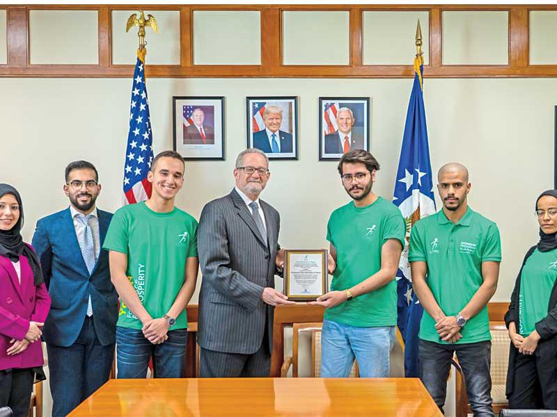 «لوياك» خلال زيارة السفير الأميركي