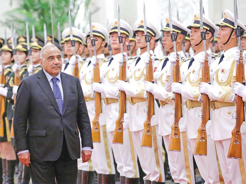 جانب من استقبال رئيس الوزراء العراقي عادل عبدالمهدي في بكين أمس    (رويترز)