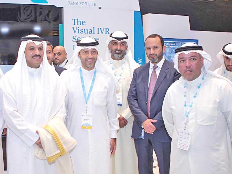 الهاشل ورائد بوخمسين في جناح KIB