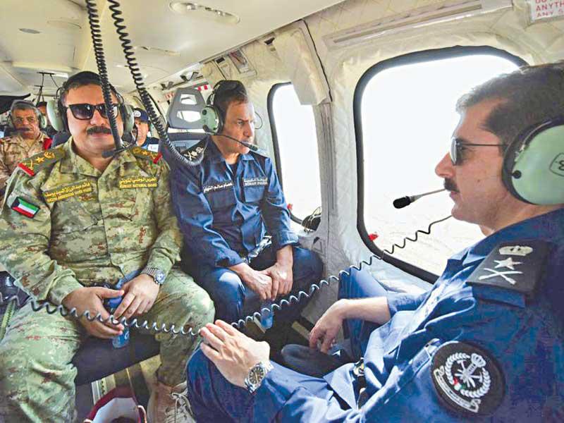 أعضاء لجنة الدفاع المدني خلال الجولة 