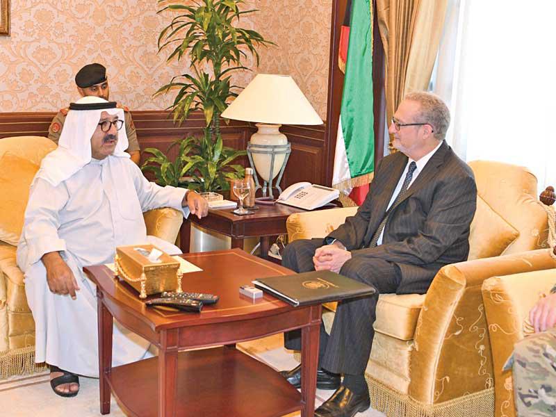 ناصر الصباح خلال لقائه السفير الأميركي