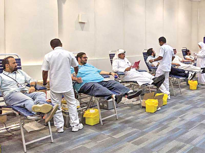 موظفو «زين» يشاركون في حملة التبرع بالدم